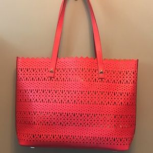 Stella & Dot Avalon tote (only used as a sample)